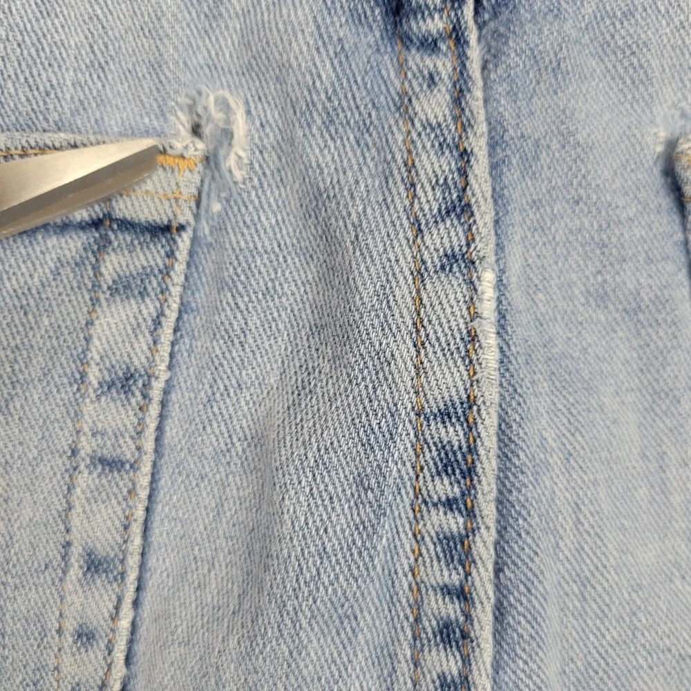 Wrangler Authentic Jeans Mens 32x32 Blue Denim Mid Rise Medium‎ Wash Distressed